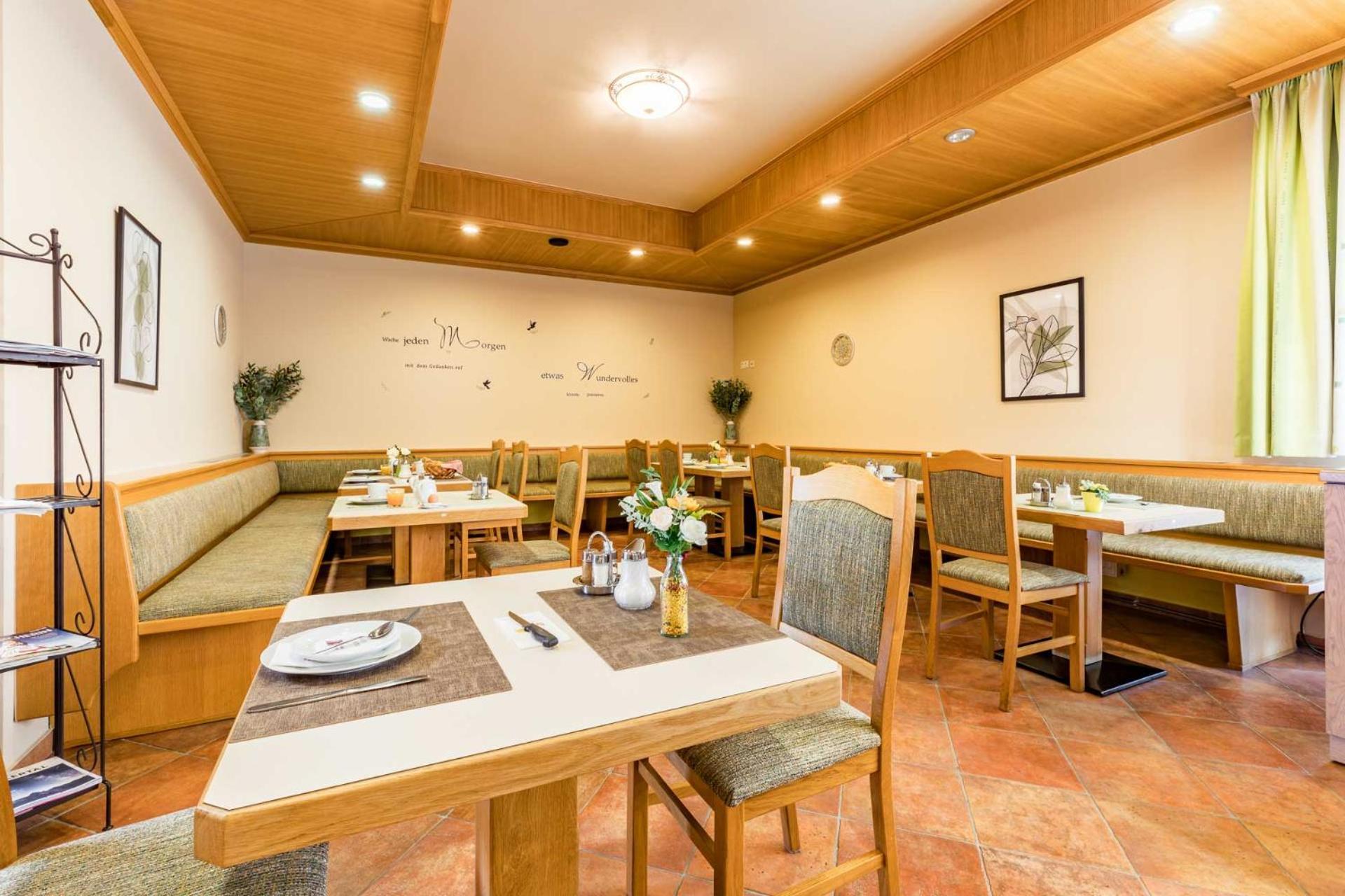Hotel Garni Steinfeld Βίνερ Νόιστατ Εξωτερικό φωτογραφία