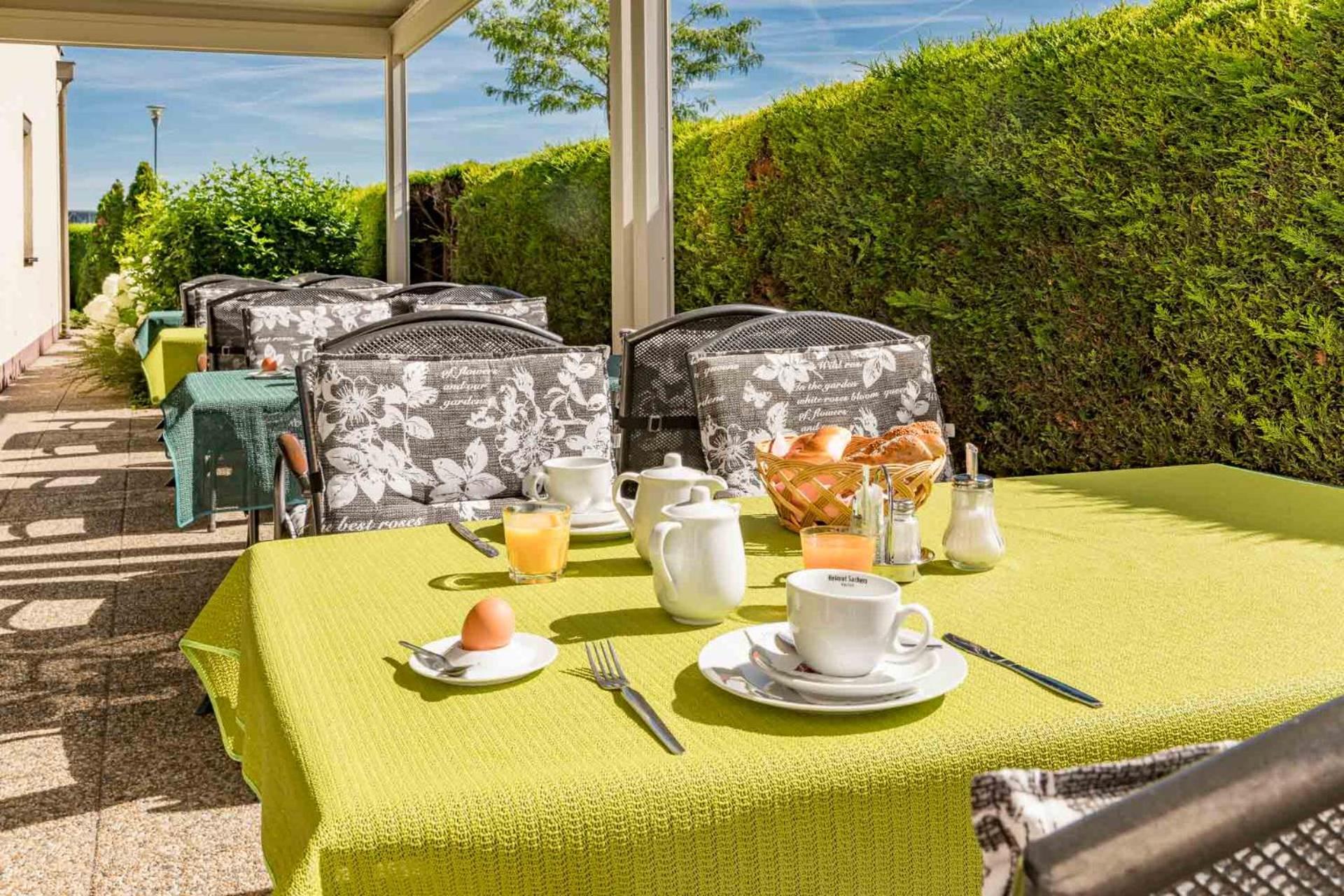 Hotel Garni Steinfeld Βίνερ Νόιστατ Εξωτερικό φωτογραφία