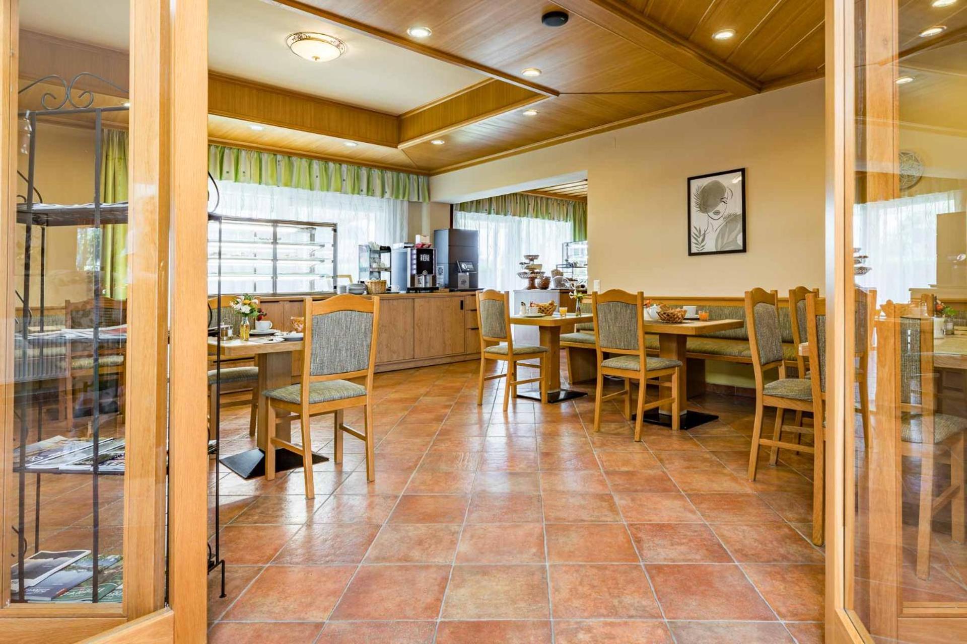 Hotel Garni Steinfeld Βίνερ Νόιστατ Εξωτερικό φωτογραφία