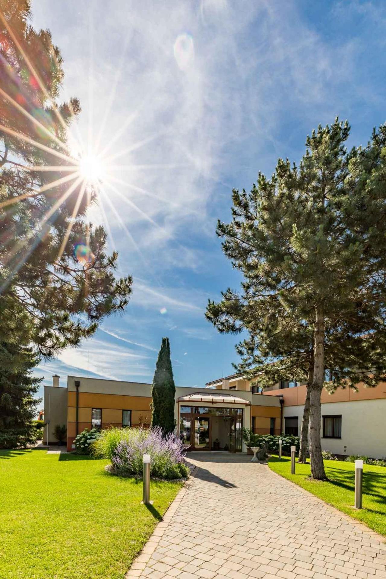 Hotel Garni Steinfeld Βίνερ Νόιστατ Εξωτερικό φωτογραφία