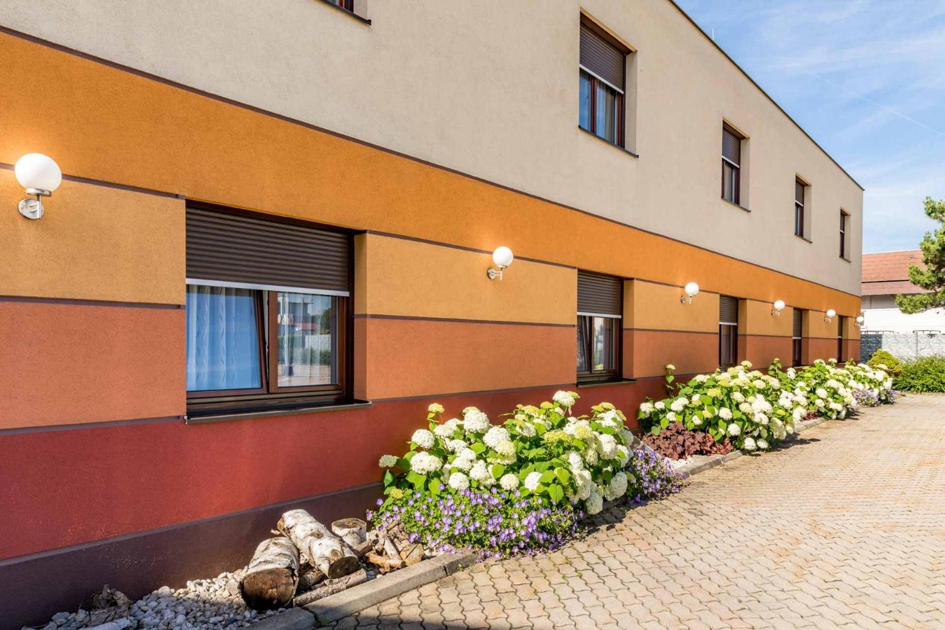 Hotel Garni Steinfeld Βίνερ Νόιστατ Εξωτερικό φωτογραφία