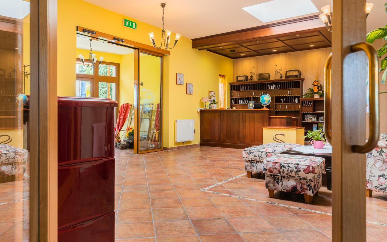 Hotel Garni Steinfeld Βίνερ Νόιστατ Εξωτερικό φωτογραφία